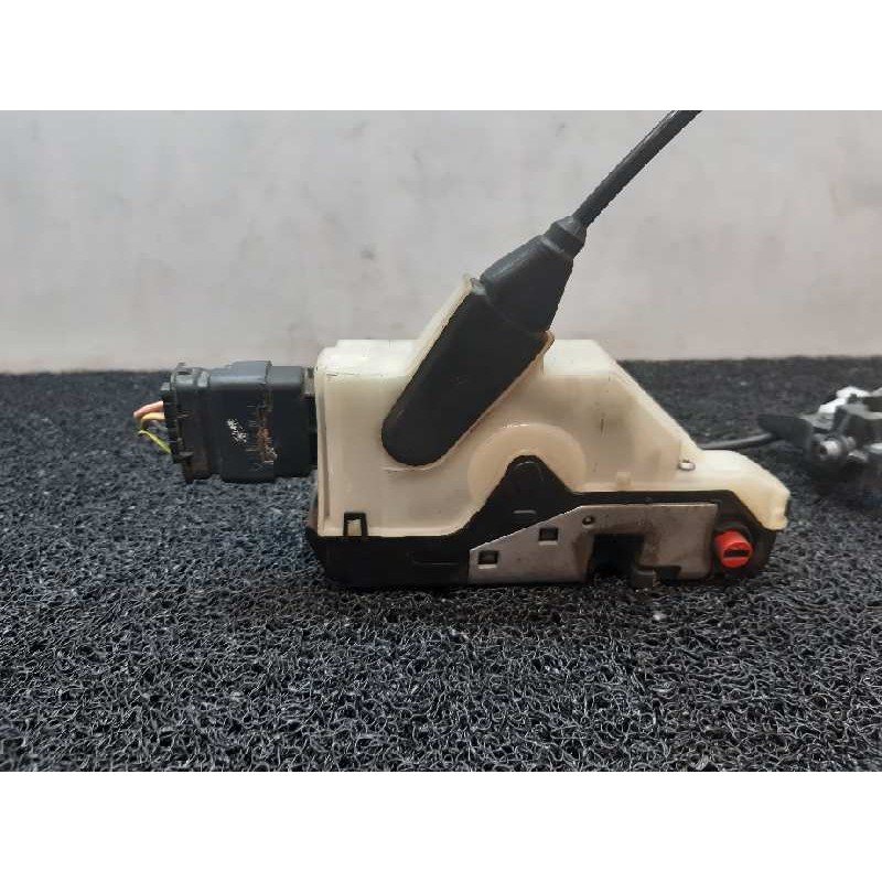 Recambio de cerradura puerta trasera derecha para peugeot 208 style referencia OEM IAM   