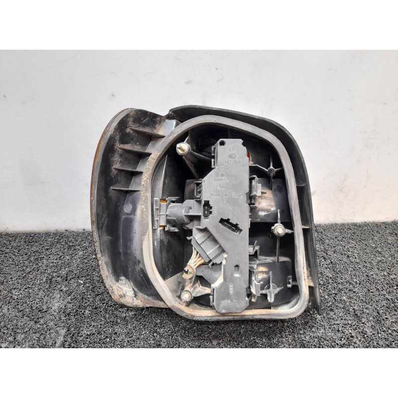 Recambio de piloto trasero derecho para volkswagen polo berlina (6n1) concept referencia OEM IAM - Blanco 2
