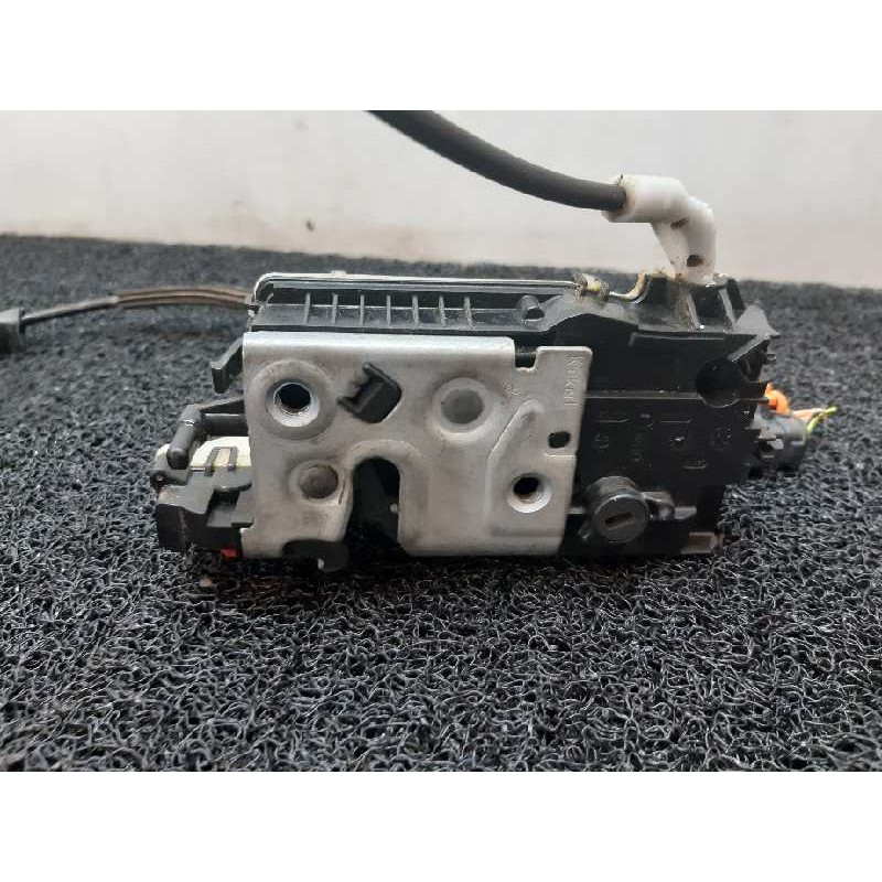 Recambio de cerradura puerta trasera derecha para peugeot 208 style referencia OEM IAM 6