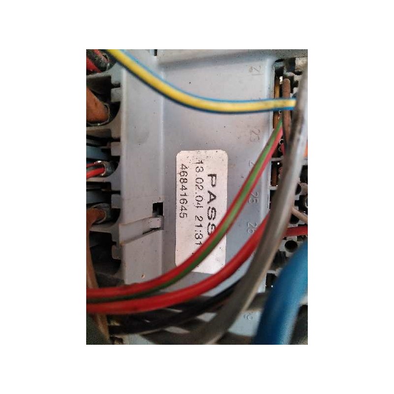 Recambio de caja reles / fusibles para fiat panda (169) 1.2 cat referencia OEM IAM A878 46841645 - Azul 2