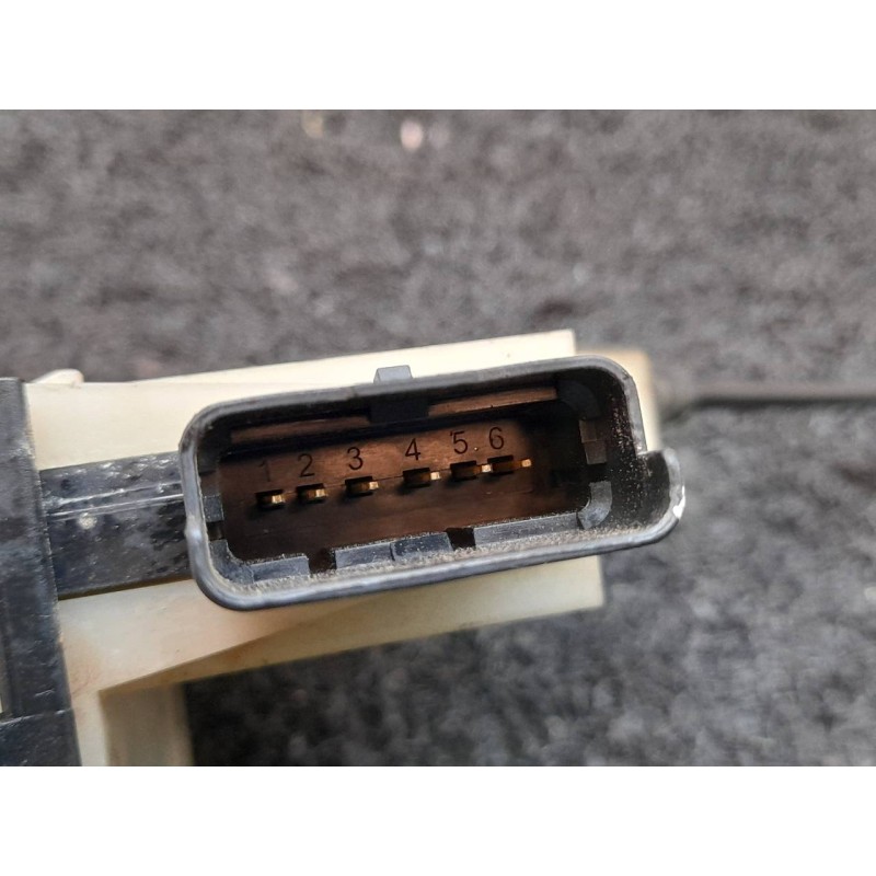 Recambio de cerradura puerta trasera izquierda para peugeot 208 style referencia OEM IAM 9688080880 4