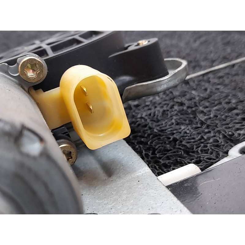Recambio de elevalunas trasero izquierdo para volvo s60 berlina 2.4 d referencia OEM IAM 119971XXX  BROSE 6