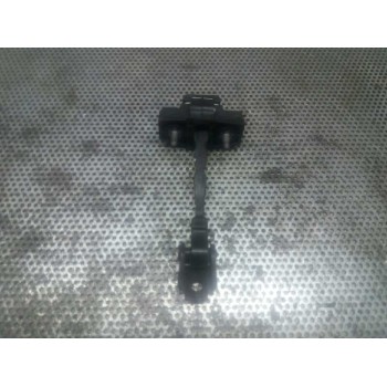 RETENEDOR PUERTA DELANTERA IZQUIERDA 