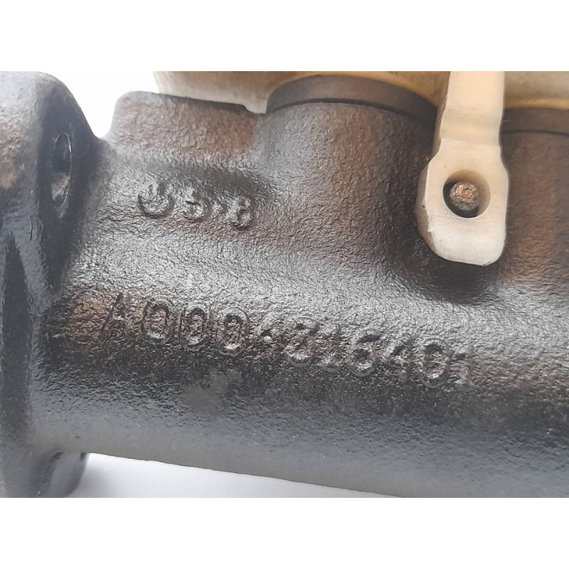 Recambio de bomba freno para mercedes-benz sprinter 02.00  caja cerrada 208 cdi (901.6/902.661-662) referencia OEM IAM A00043164 - Blanco 2