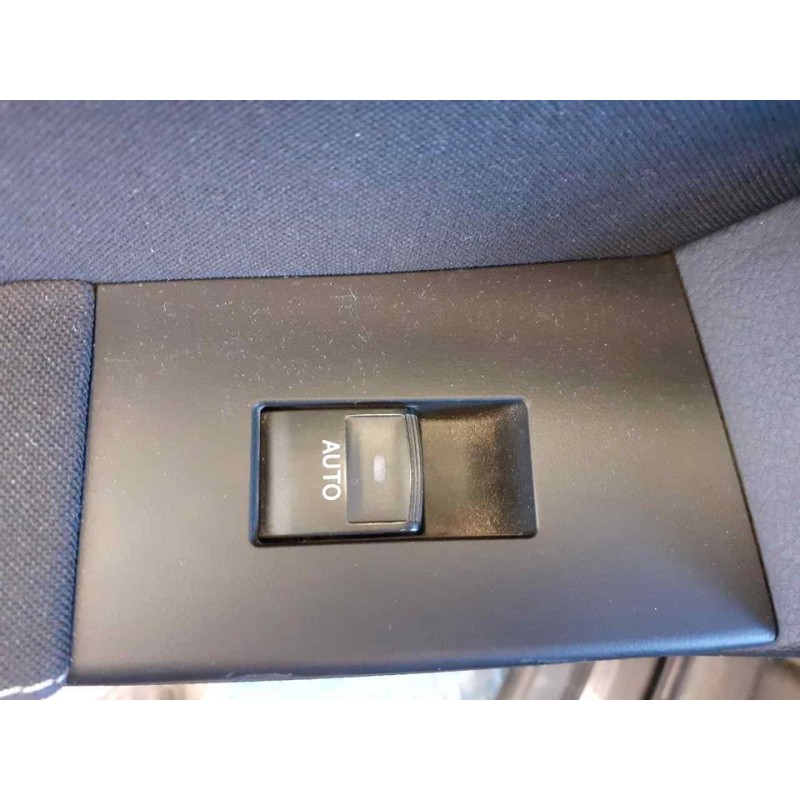 Recambio de mando elevalunas trasero izquierdo para toyota auris hybrid active referencia OEM IAM   