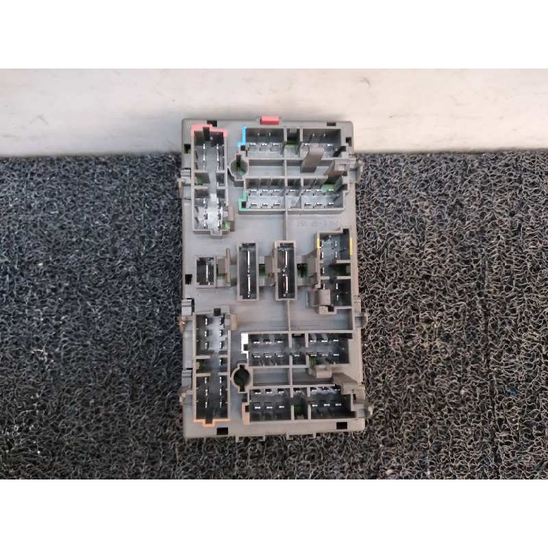 Recambio de caja reles / fusibles para peugeot expert kombi confort acristaldo (5 asientos) referencia OEM IAM 9631527980 2