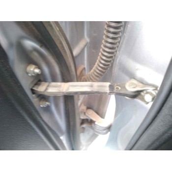 RETENEDOR PUERTA TRASERA IZQUIERDA 