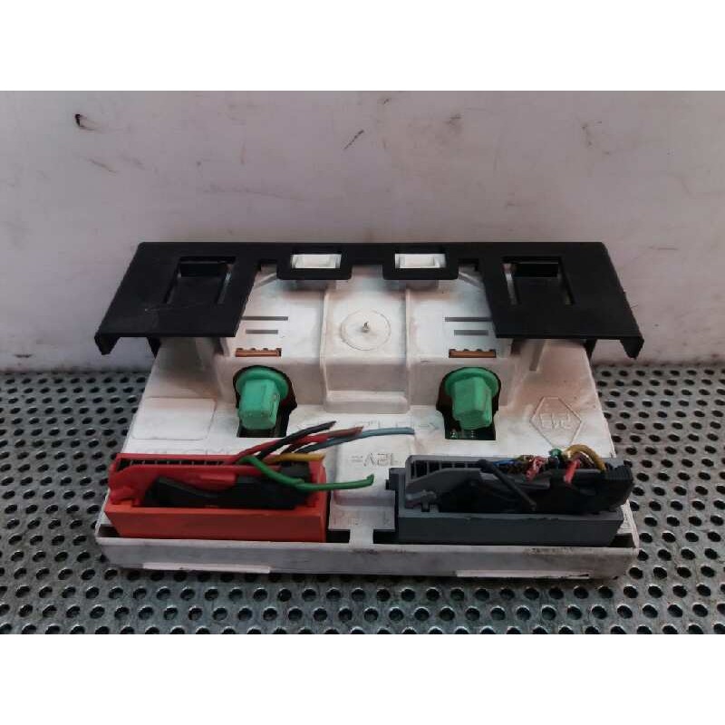 Recambio de pantalla multifuncion para renault kangoo (f/kc0) alize referencia OEM IAM P7700436307A - Blanco 3