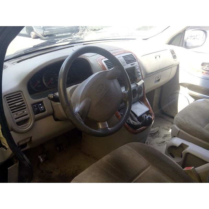 kia carnival ii del año 2004