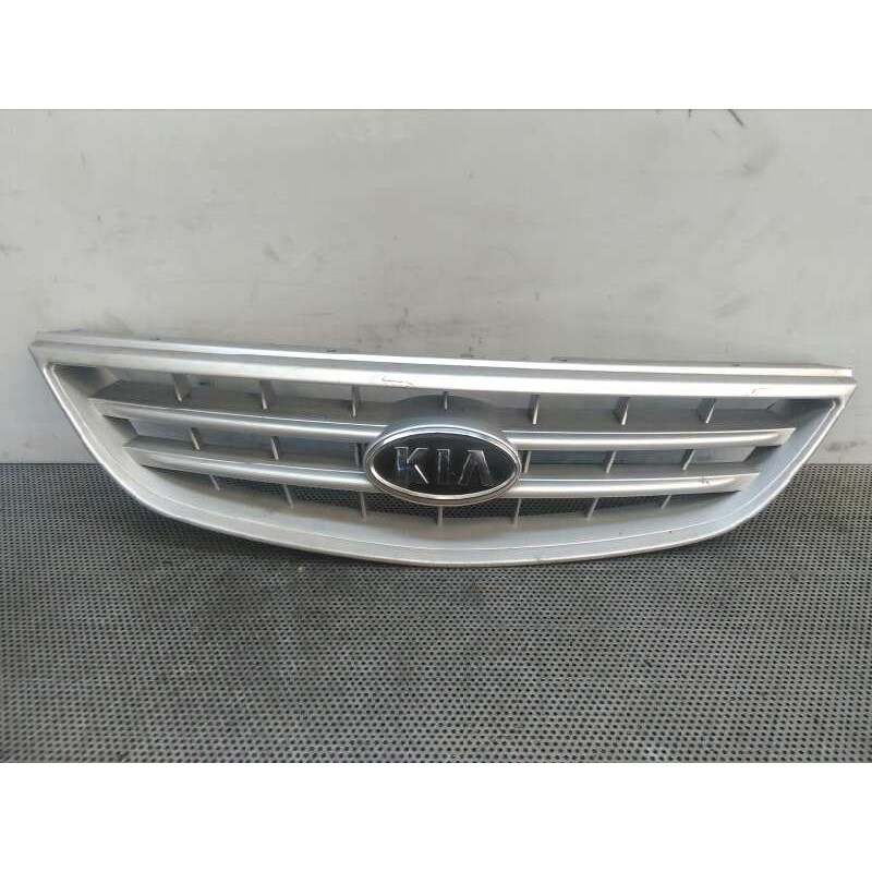 Recambio de rejilla delantera para kia carens 1.6 lx referencia OEM IAM   