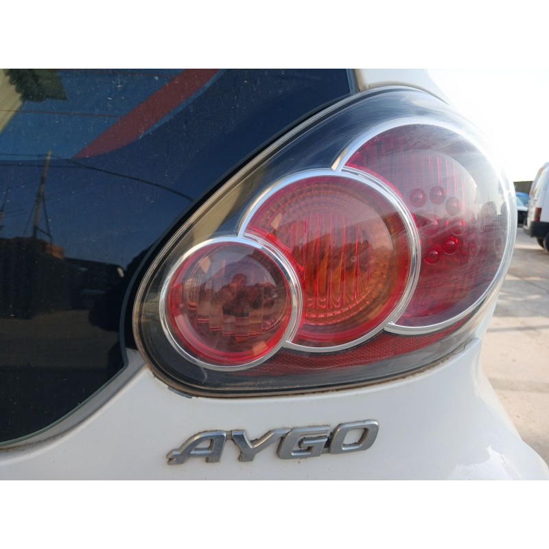Recambio de piloto trasero derecho para toyota aygo (_b1_) 1.0 (kgb10_) referencia OEM IAM - Blanco 2
