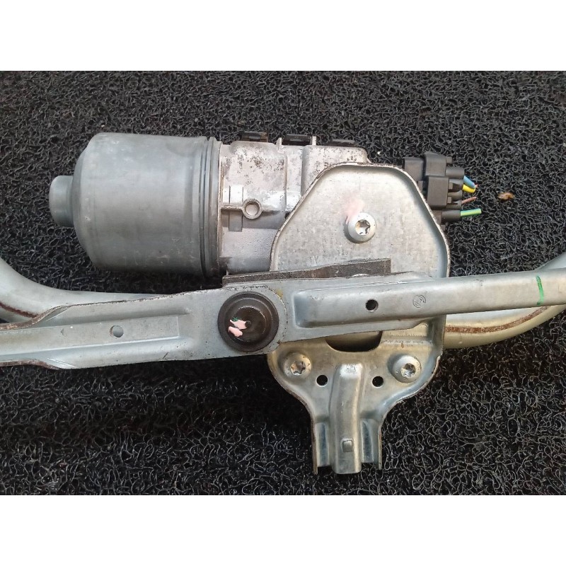 Recambio de motor limpia delantero para peugeot 208 style referencia OEM IAM 0390241540 3397021391 6
