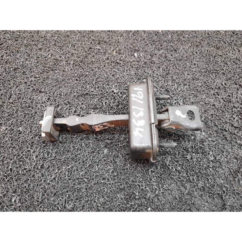 Recambio de retenedor puerta trasera izquierda para peugeot 208 style referencia OEM IAM   