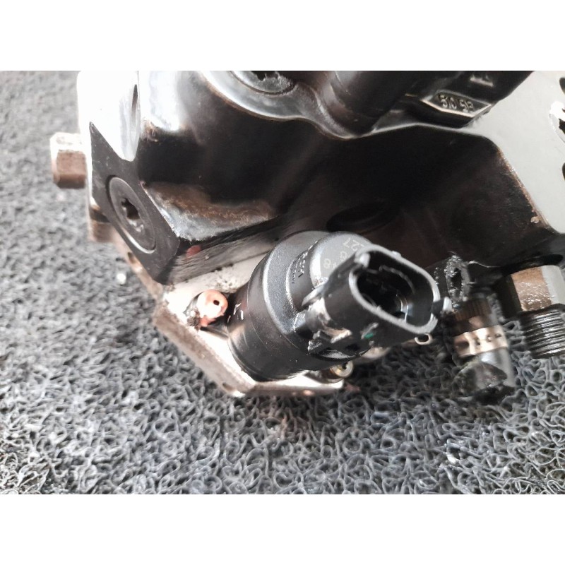 Recambio de bomba inyeccion para volvo s60 berlina 2.4 d referencia OEM IAM 0445010043 8689590 BOSCH 2