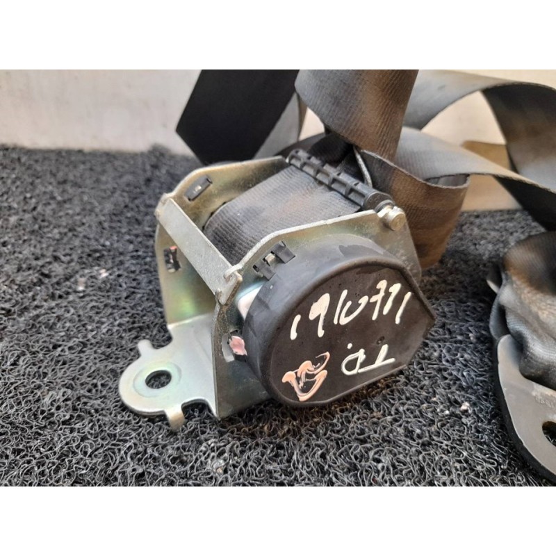 Recambio de cinturon seguridad trasero derecho para dacia duster ambiance 4x4 referencia OEM IAM - Blanco 2