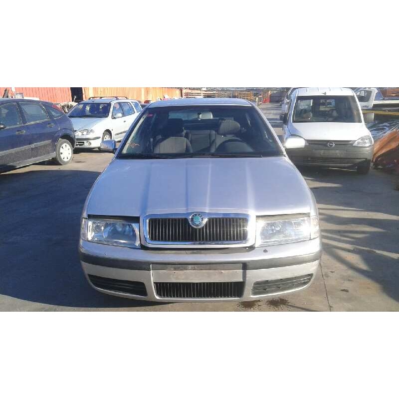 skoda octavia berlina (1u2) del año 2002