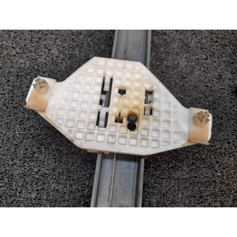 Recambio de elevalunas trasero derecho para chevrolet captiva 2.0 vcdi lt referencia OEM IAM 96627082 - Gris 6