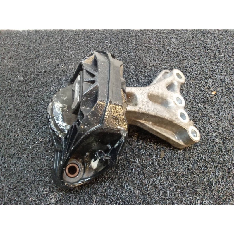 Recambio de soporte motor derecho para peugeot 208 style referencia OEM IAM 9676771080 9676780580 