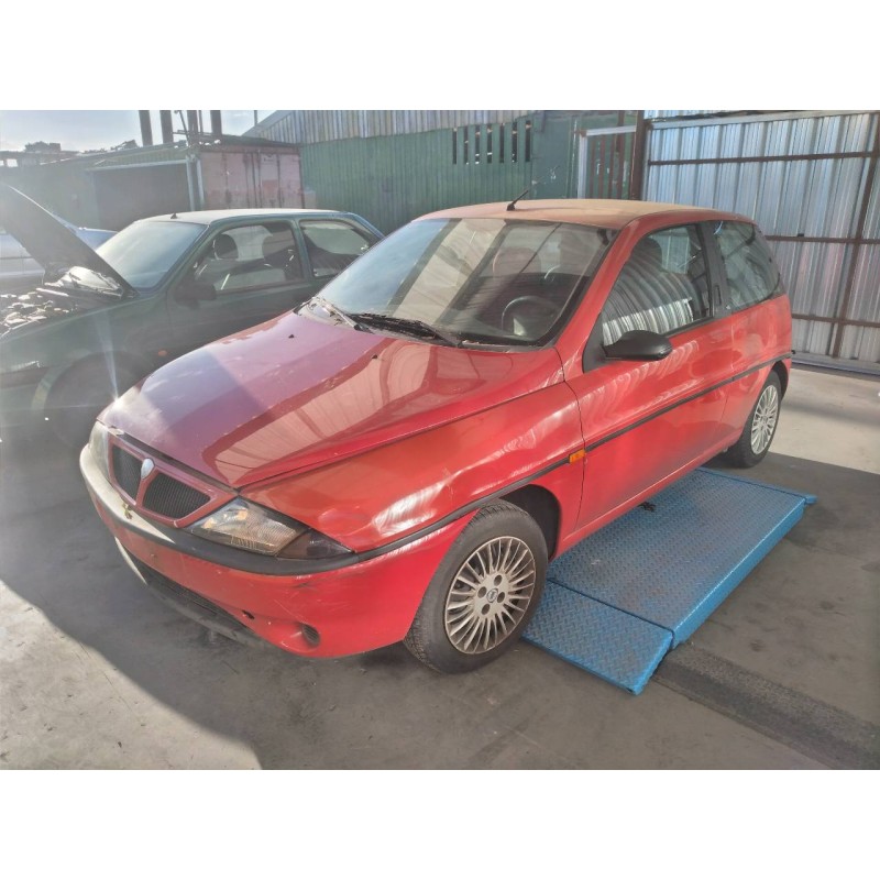 lancia lancia y del año 1998