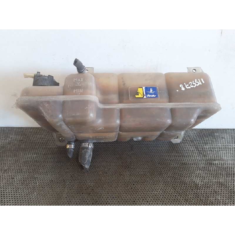 Recambio de deposito expansion para iveco daily caja cerrada (1999 =>) 2.8 diesel referencia OEM IAM 56115 - Blanco 2