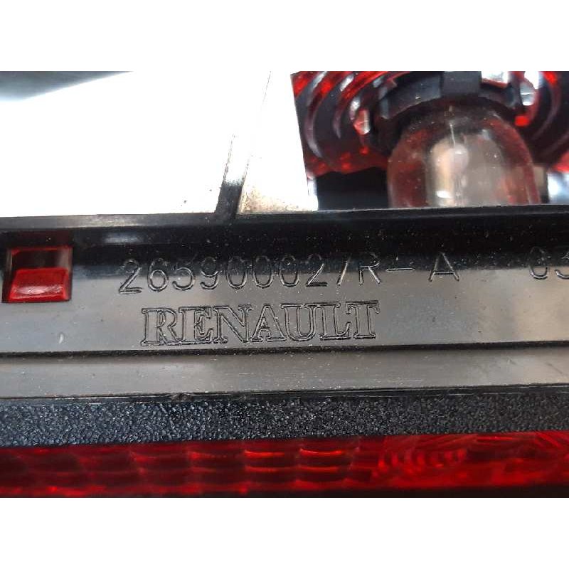 Recambio de luz central de freno para dacia duster ambiance 4x4 referencia OEM IAM 265900027R - Blanco 2