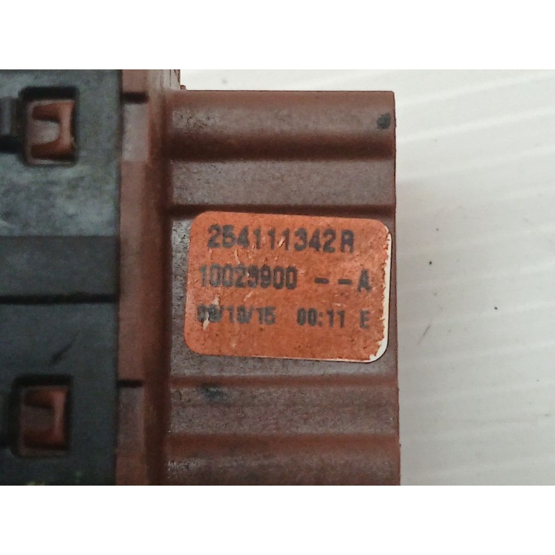 Recambio de mando elevalunas delantero izquierdo para dacia duster ambiance 4x4 referencia OEM IAM 254111342R - Blanco 2