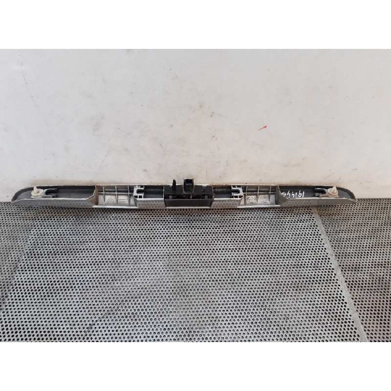 Recambio de molduras traseras para citroën c3 1.4 premier referencia OEM IAM - Negro 2