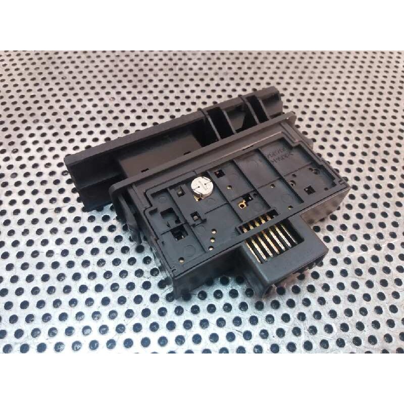 Recambio de warning para toyota prius (nhw20) sol referencia OEM IAM 758706 - Blanco 2
