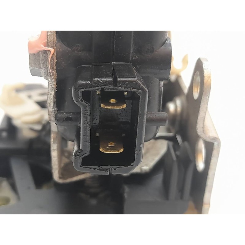 Recambio de cerradura puerta trasera derecha para dacia sandero ambiance referencia OEM IAM 8200735246 2
