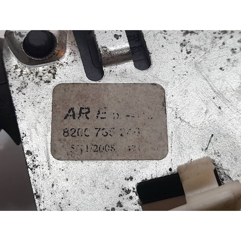 Recambio de cerradura puerta trasera derecha para dacia sandero ambiance referencia OEM IAM 8200735246 3