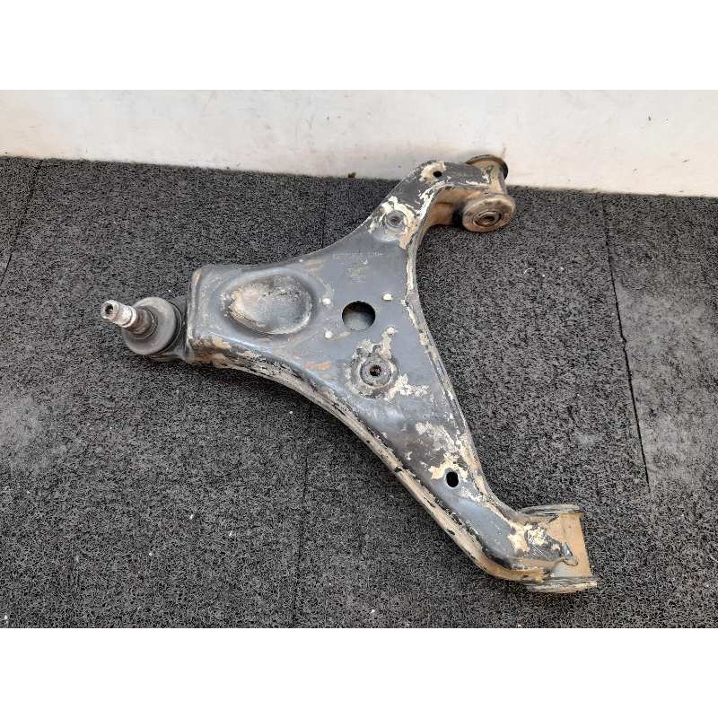Recambio de brazo suspension inferior delantero izquierdo para mercedes-benz sprinterii combi (desde 01.06) 211/215 cdi (906.711 - Blanco