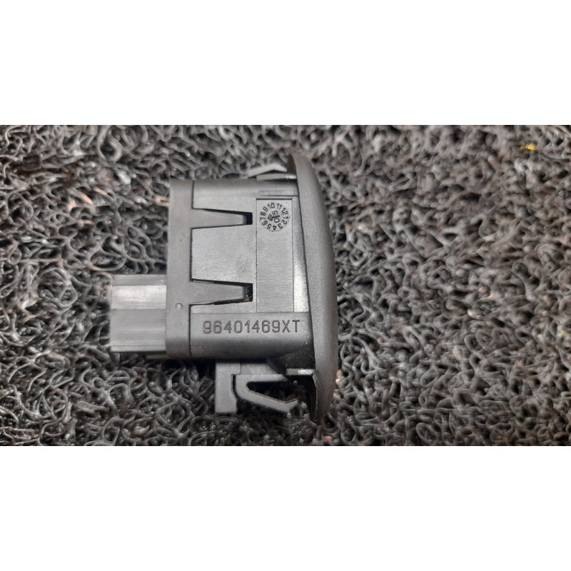 Recambio de mando elevalunas delantero derecho para peugeot 1007 dolce referencia OEM IAM 96401469XT 3