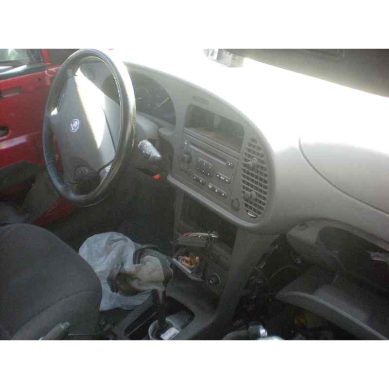 saab 9-3 berlina del año 2002