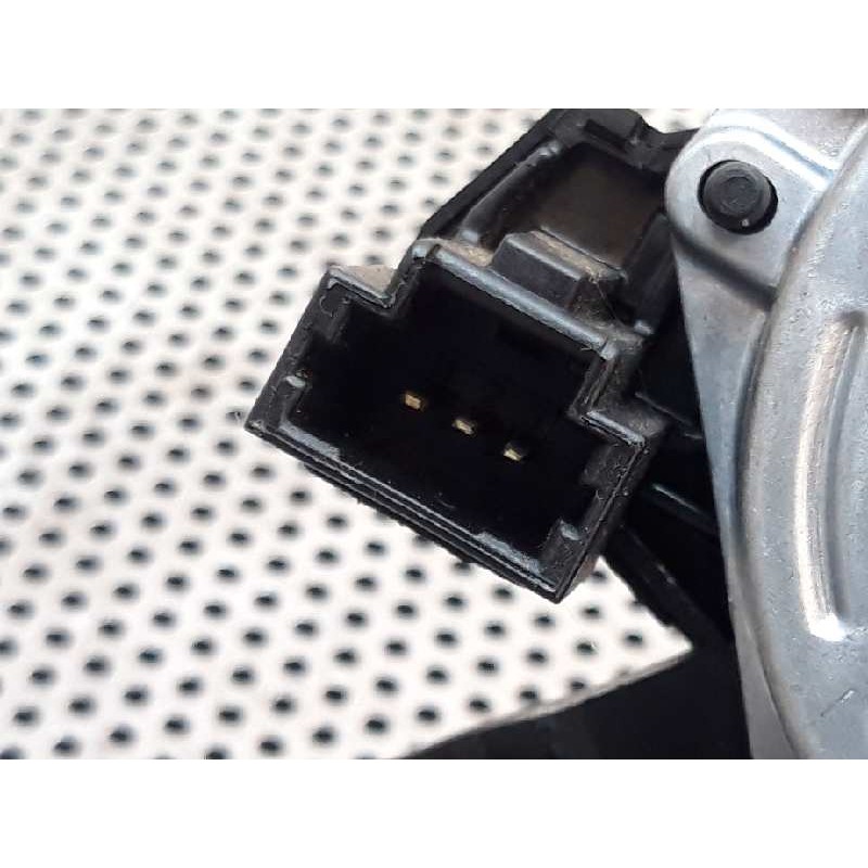 Recambio de motor limpia trasero para dacia duster ambiance 4x4 referencia OEM IAM 287102467RD W000029354 - Blanco 3