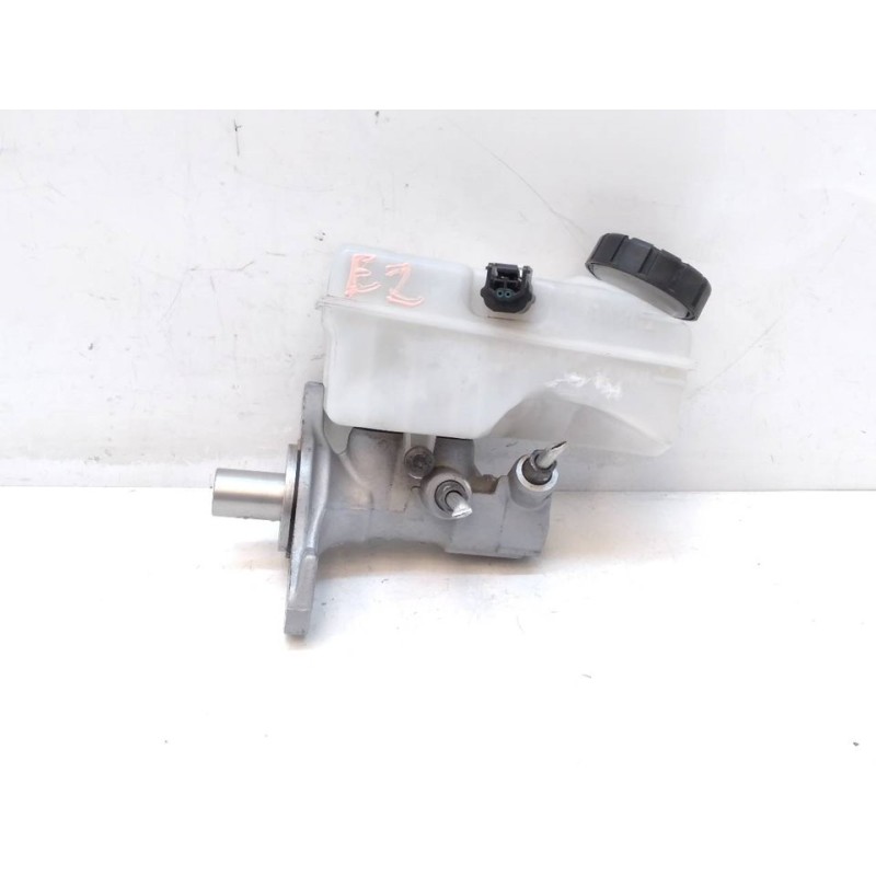 Recambio de bomba freno para dacia sandero stepway referencia OEM IAM 8304  