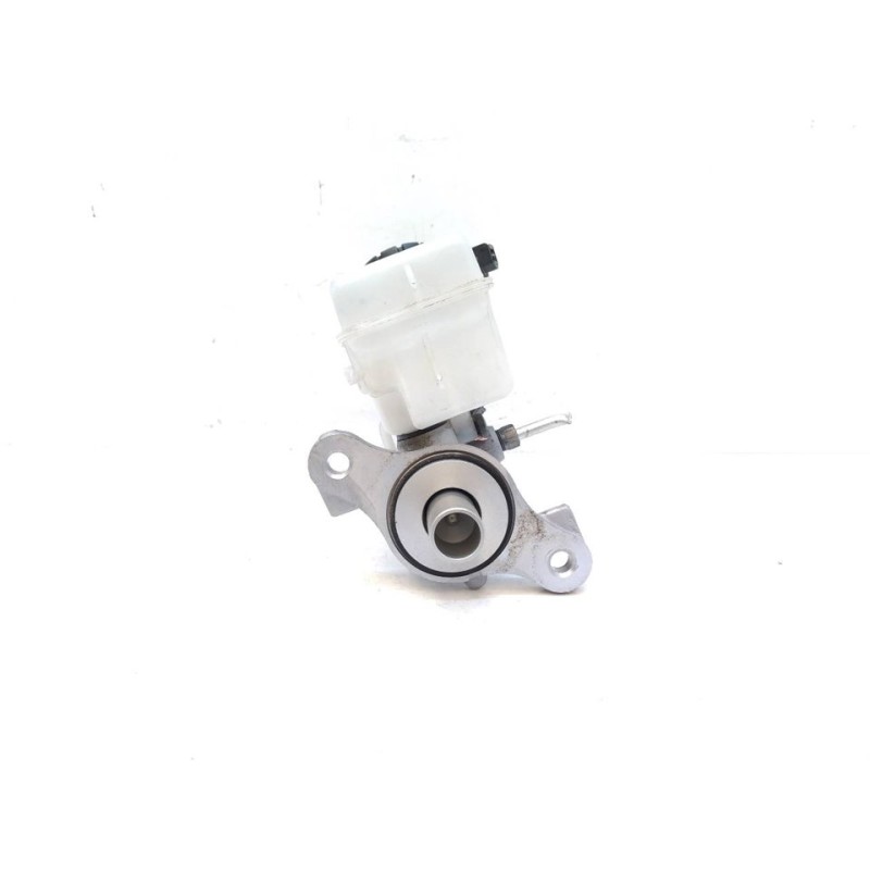 Recambio de bomba freno para dacia sandero stepway referencia OEM IAM 8304 - Azul 2