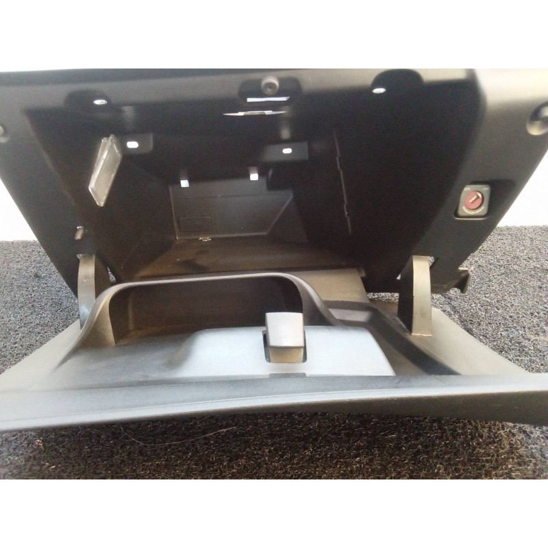 Recambio de guantera para peugeot 208 style referencia OEM IAM 9673811277 2
