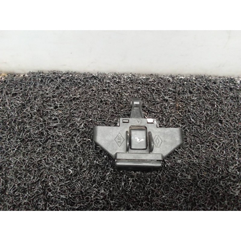 Recambio de cerradura maletero / porton para dacia sandero stepway referencia OEM IAM   
