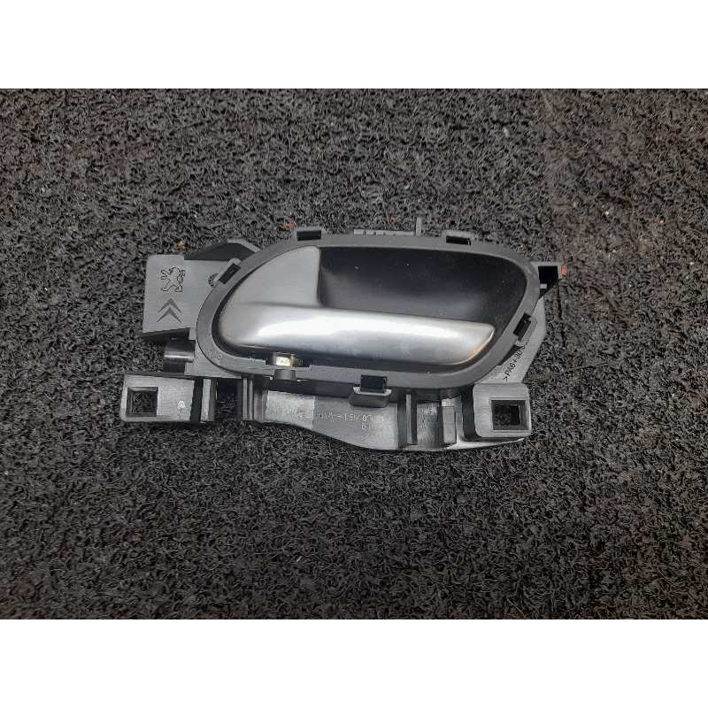 Recambio de maneta interior delantera izquierda para peugeot 208 style referencia OEM IAM   