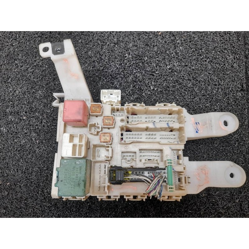 Recambio de caja reles / fusibles para toyota auris active referencia OEM IAM 8273002J70 171610E18 - Gris 2