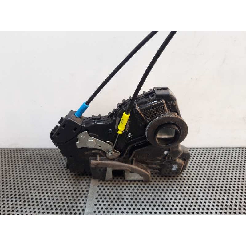 Recambio de cerradura puerta delantera derecha para toyota auris active referencia OEM IAM - Gris 2