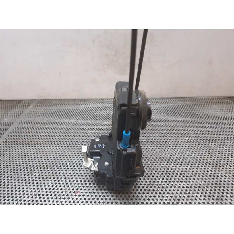 Recambio de cerradura puerta trasera derecha para toyota auris active referencia OEM IAM - Gris 3