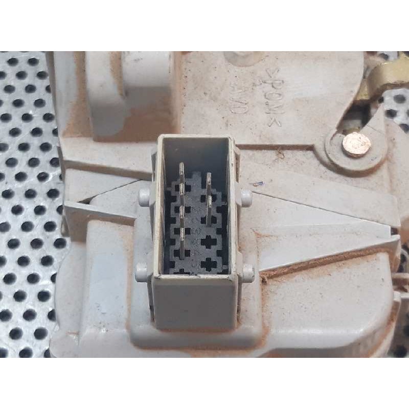 Recambio de cerradura puerta delantera derecha para citroën berlingo referencia OEM IAM  137584 2