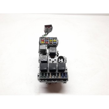 CAJA RELES / FUSIBLES 