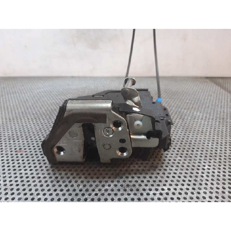 Recambio de cerradura puerta trasera derecha para toyota auris active referencia OEM IAM - Gris 4