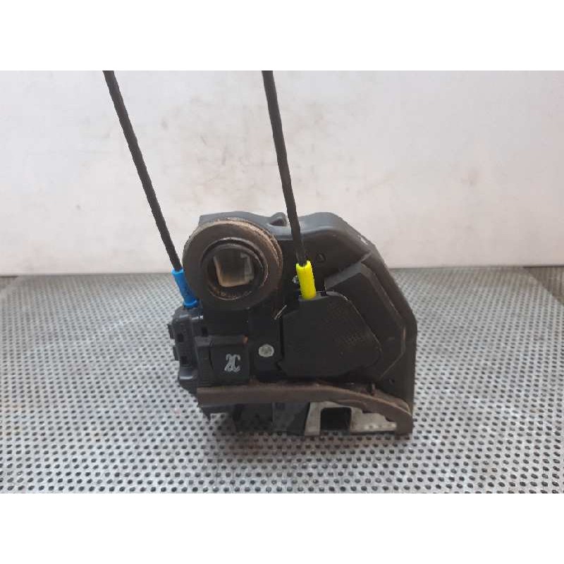 Recambio de cerradura puerta trasera derecha para toyota auris active referencia OEM IAM - Gris 5