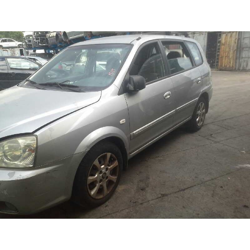 kia carens del año 2004