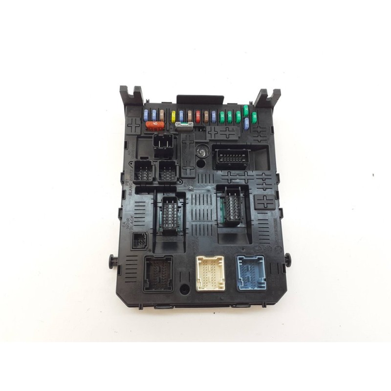 Recambio de caja reles / fusibles para citroën c4 picasso millenium referencia OEM IAM 281197595  