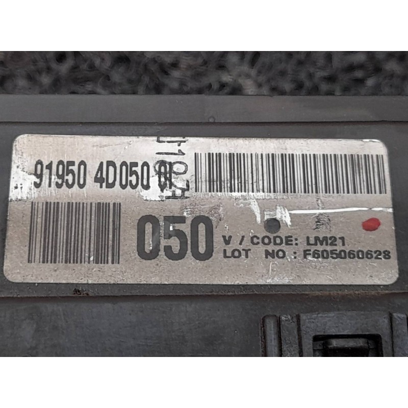 Recambio de caja reles / fusibles para kia carnival 2.9 crdi vgt ex referencia OEM IAM 919504D050 - Negro 2