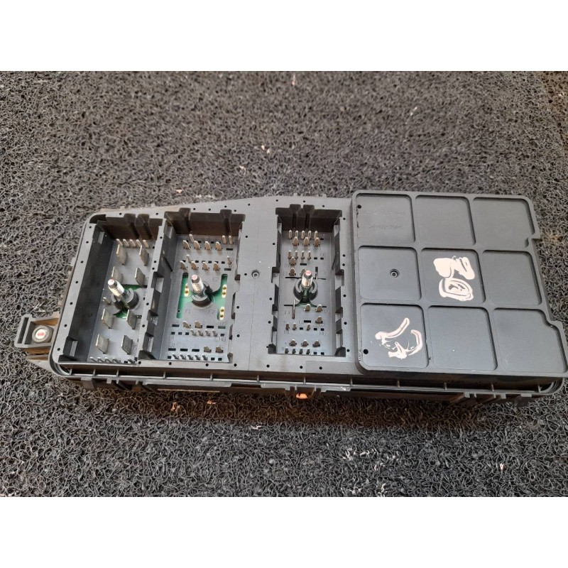 Recambio de caja reles / fusibles para kia carnival 2.9 crdi vgt ex referencia OEM IAM 919504D050 - Negro 3